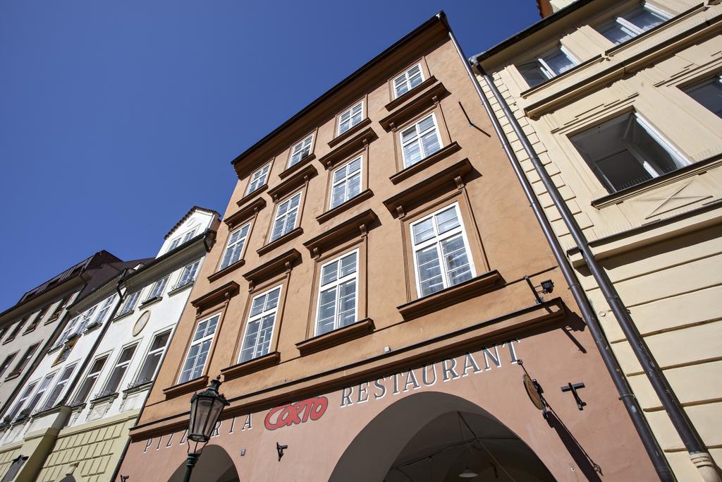 Igor And David Apartments Praag Buitenkant foto