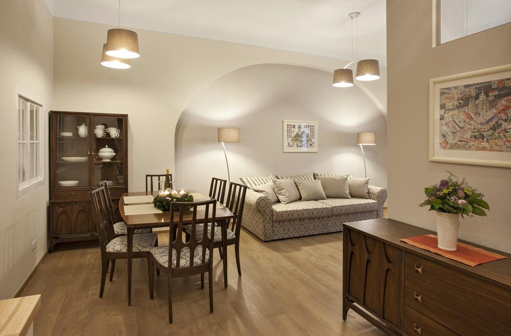 Igor And David Apartments Praag Kamer foto
