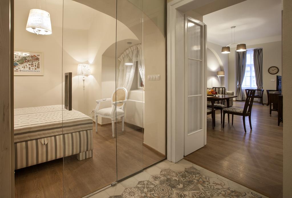 Igor And David Apartments Praag Kamer foto